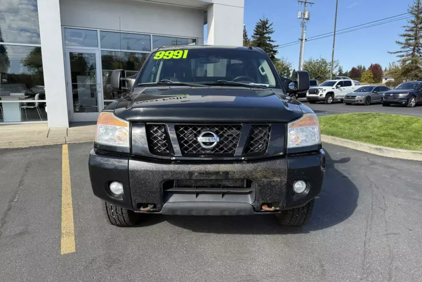 2012 Nissan Titan PRO-4X photo 1