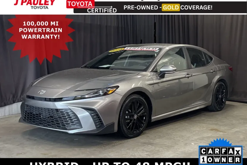 2025 Toyota Camry SE photo 1