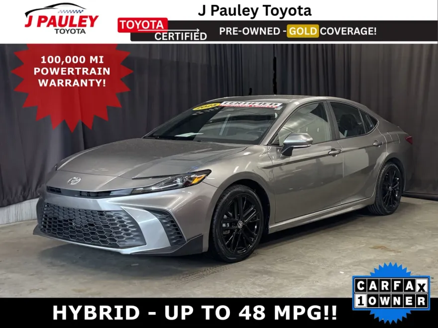 2025 Toyota Camry SE photo 1