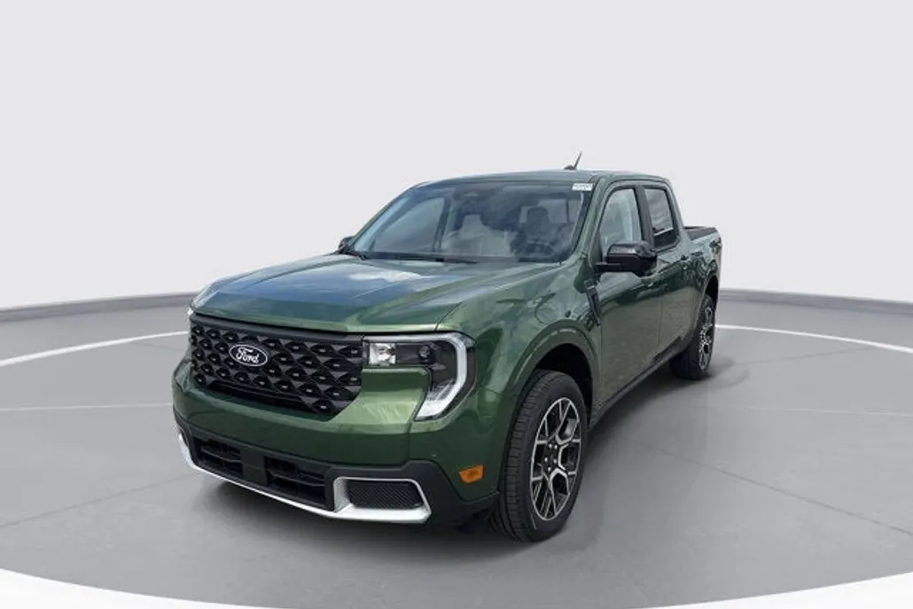 2025 Ford Maverick Lariat photo 1