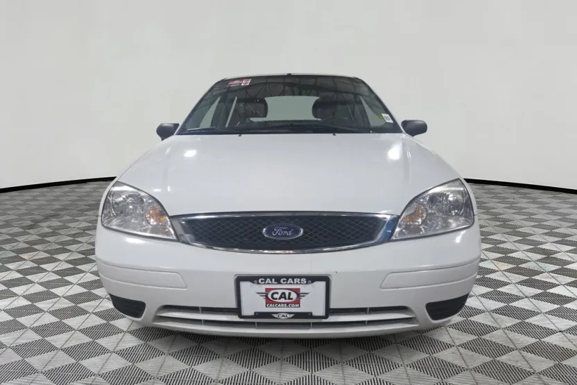 2006 Ford Focus ZX4 photo 1