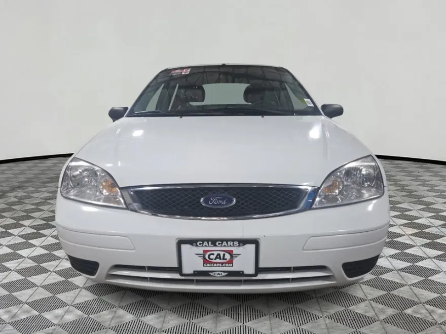 2006 Ford Focus ZX4 photo 1