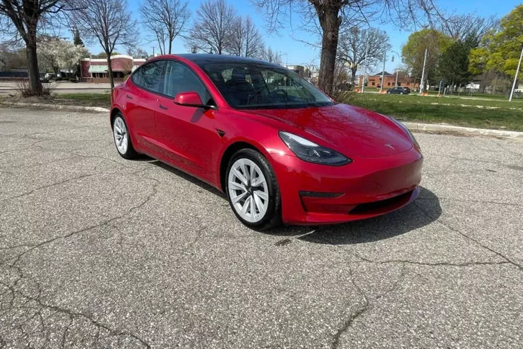 2021 Tesla Model 3 Standard Range Plus photo 1