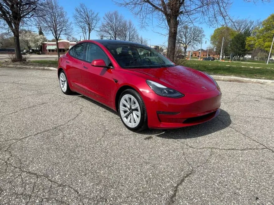 2021 Tesla Model 3 Standard Range Plus photo 1