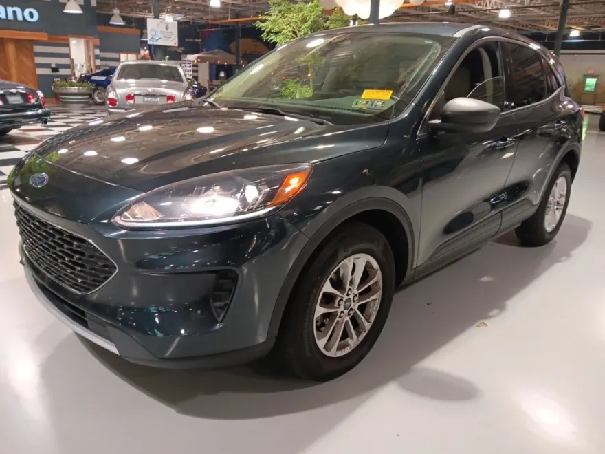 2022 Ford Escape SE photo 1