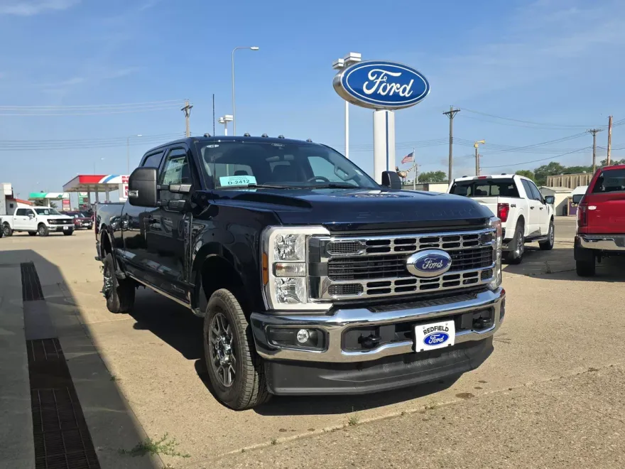 2025 Ford F-350 XLT photo 1