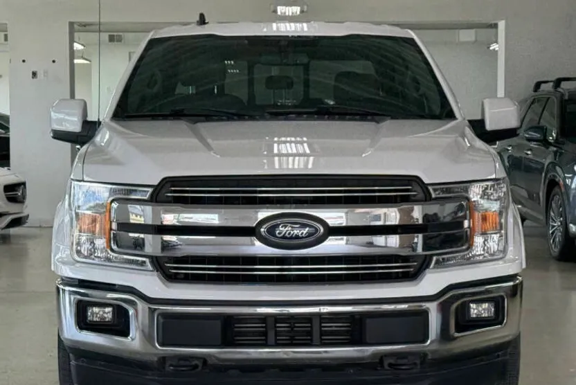 2019 Ford F-150 Lariat photo 1