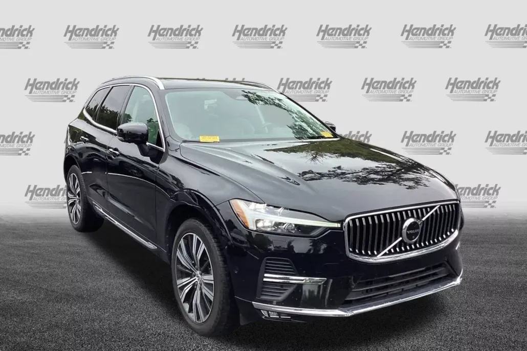 2023 Volvo XC60 Plus photo 1