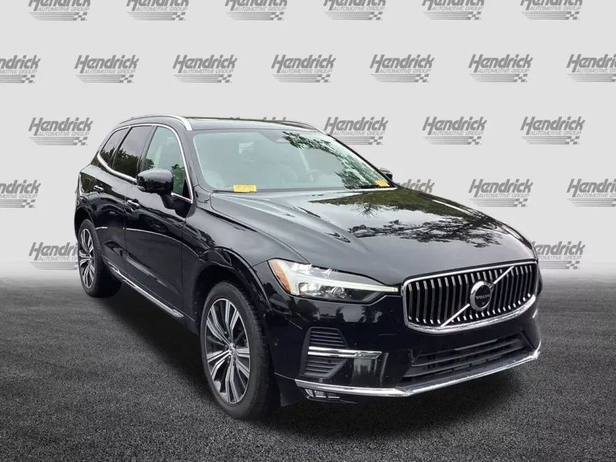 2023 Volvo XC60 Plus photo 1
