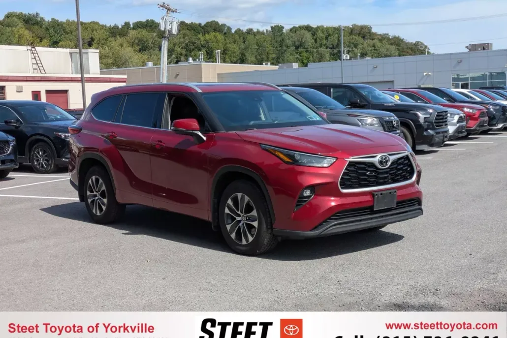 2022 Toyota Highlander XLE photo 1