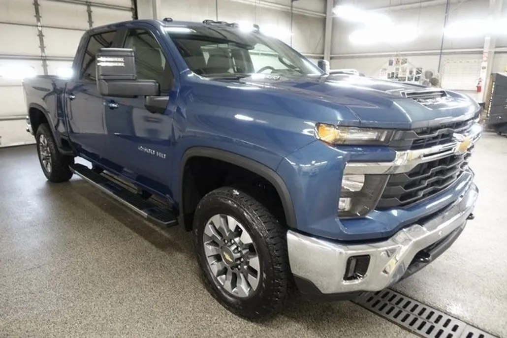2025 Chevrolet Silverado 2500HD LT photo 1