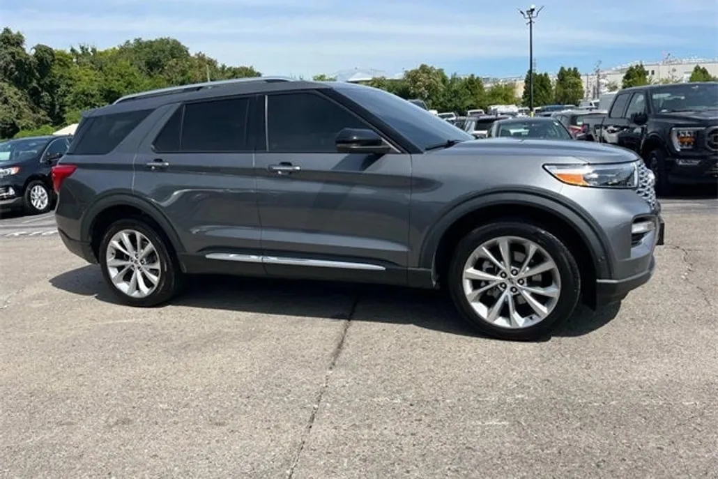 2021 Ford Explorer Platinum photo 1