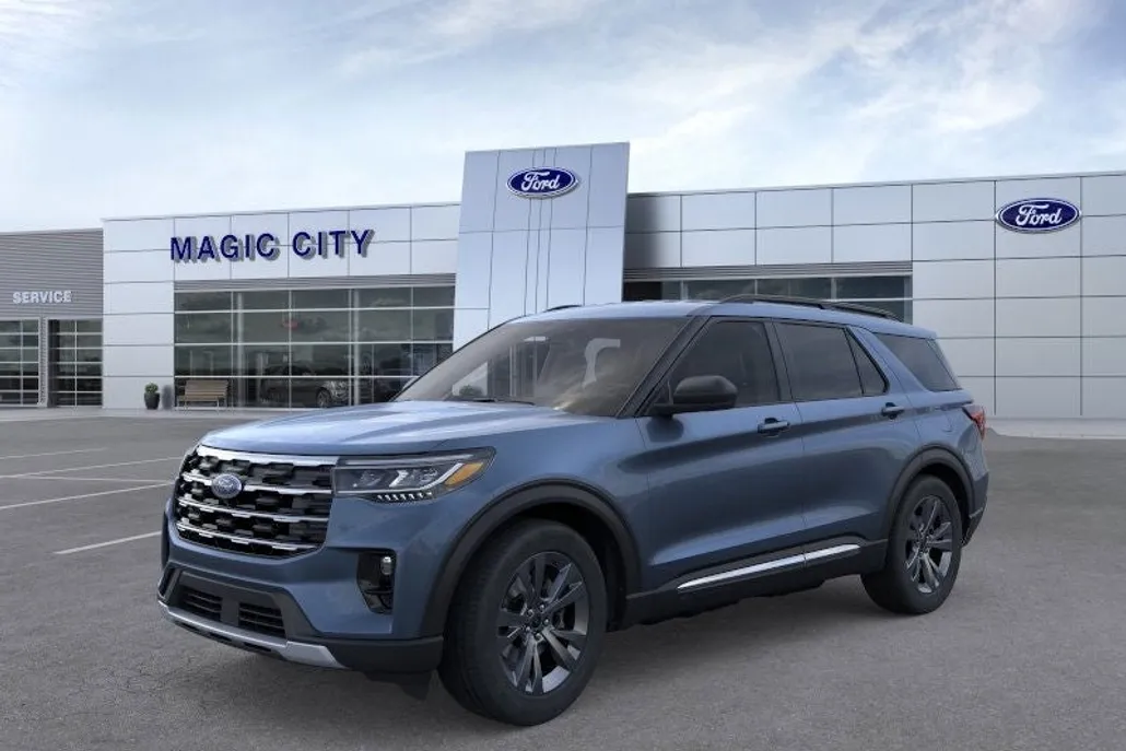 2025 Ford Explorer photo 1