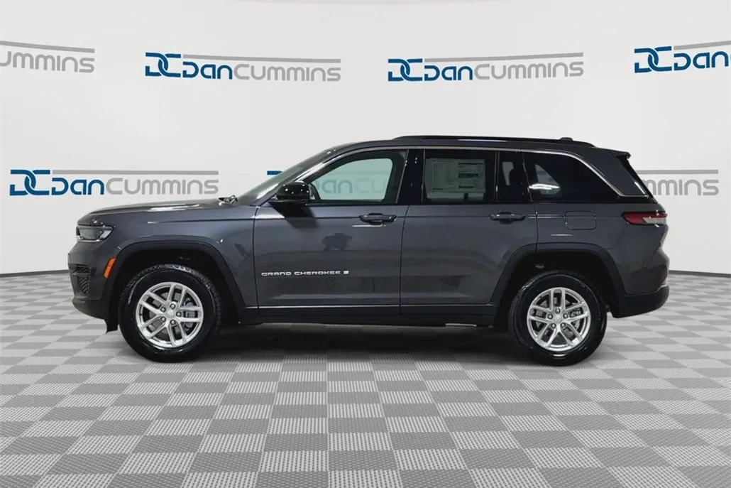 2025 Jeep Grand Cherokee Laredo X photo 1
