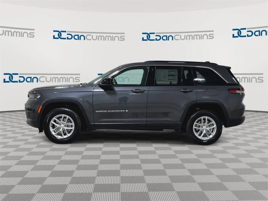 2025 Jeep Grand Cherokee Laredo X photo 1