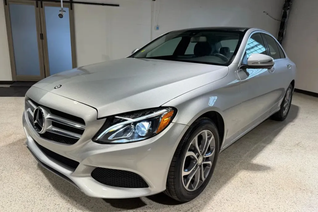 2015 Mercedes Benz C 300 4MATIC Sedan photo 1