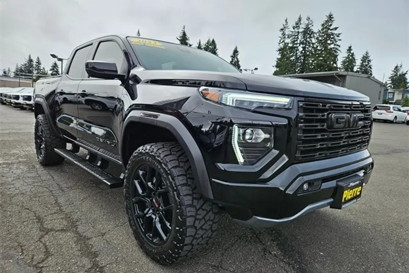 2023 Gmc Canyon Denali photo 1