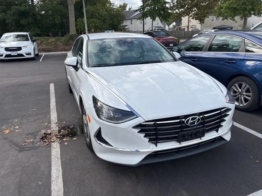 2023 Hyundai Sonata SE photo 1