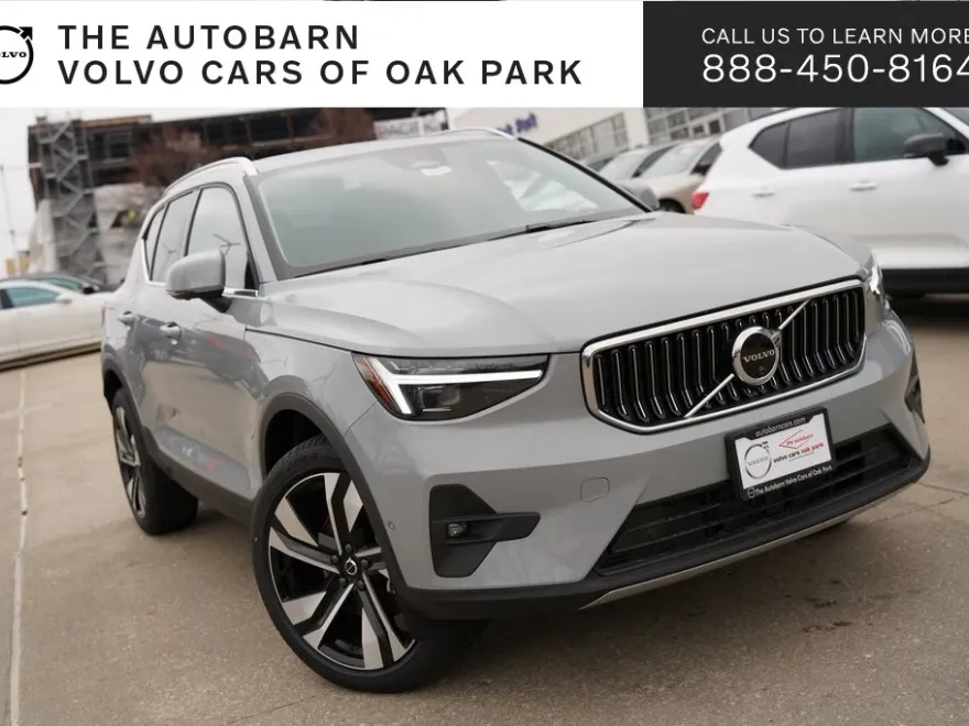 2025 Volvo XC40 Plus photo 1