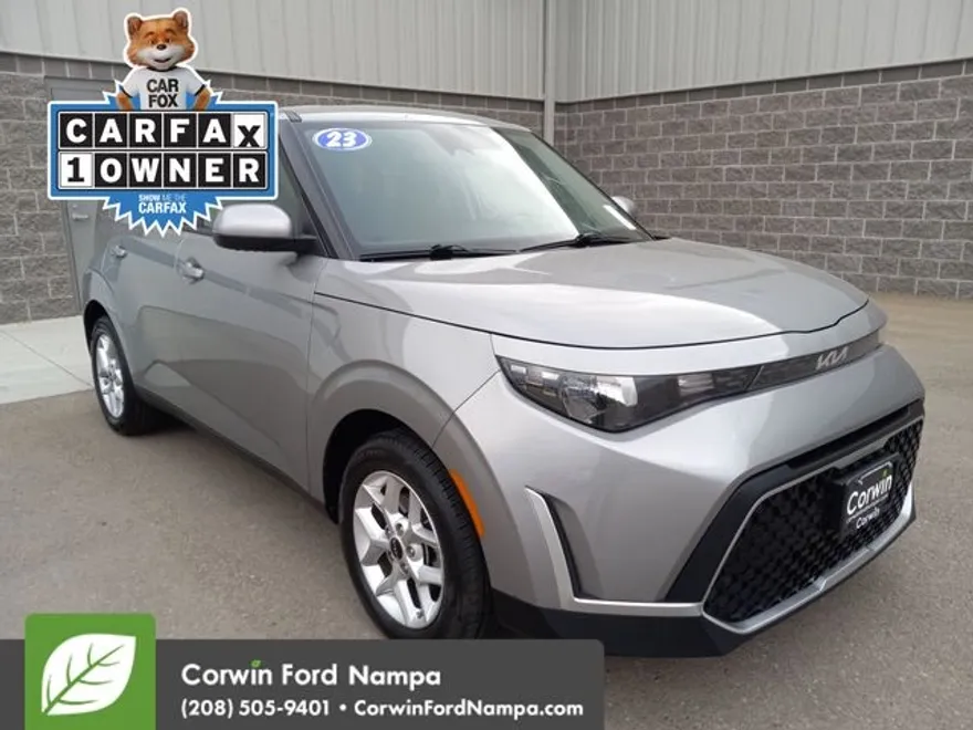 2023 Kia Soul LX photo 1