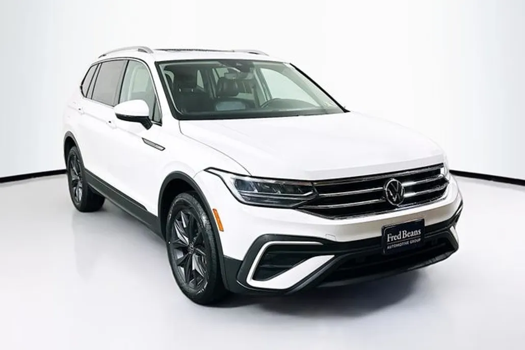 2022 Volkswagen Tiguan SE photo 1