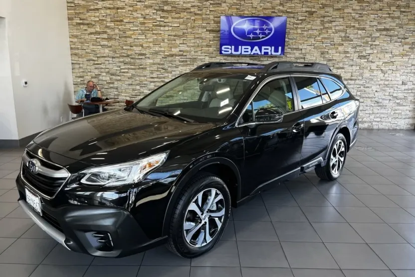 2022 Subaru Outback Limited photo 1