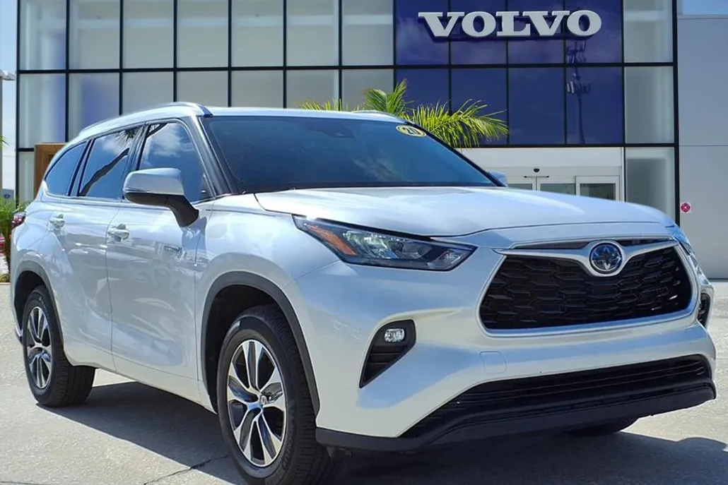 2020 Toyota Highlander Hybrid XLE photo 1