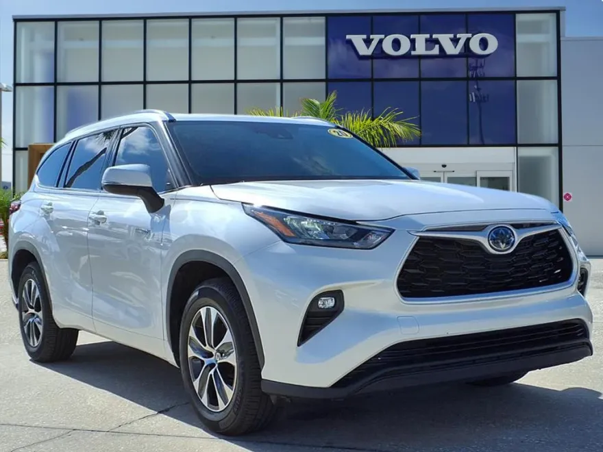 2020 Toyota Highlander Hybrid XLE photo 1