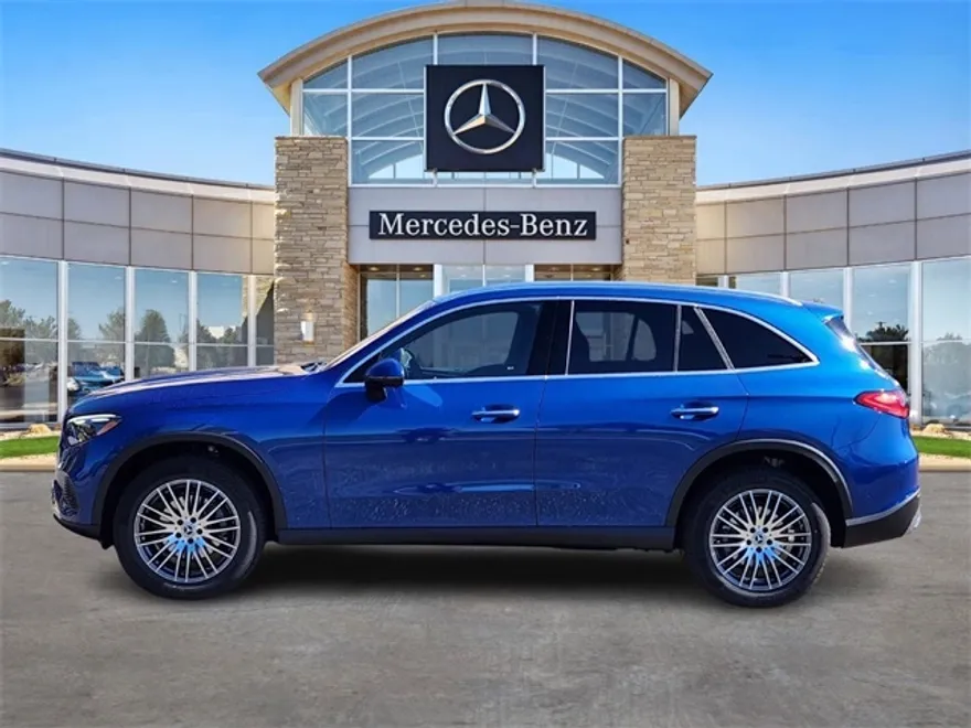 2026 Mercedes Benz GLC 300 4MATIC photo 1
