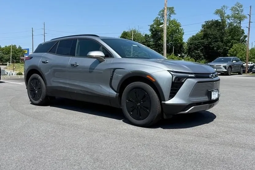 2025 Chevrolet Blazer EV photo 1