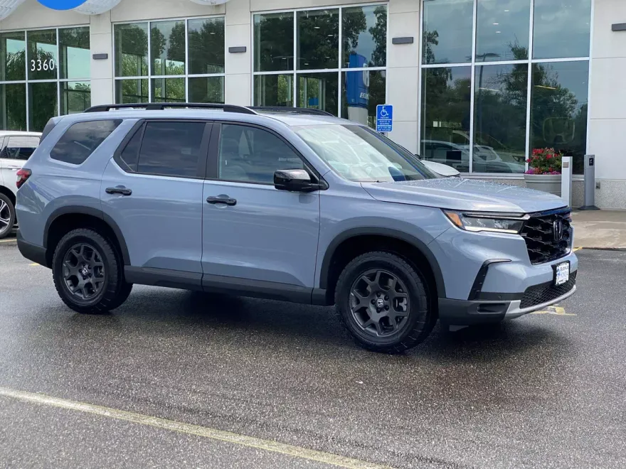 2024 Honda Pilot TrailSport photo 1