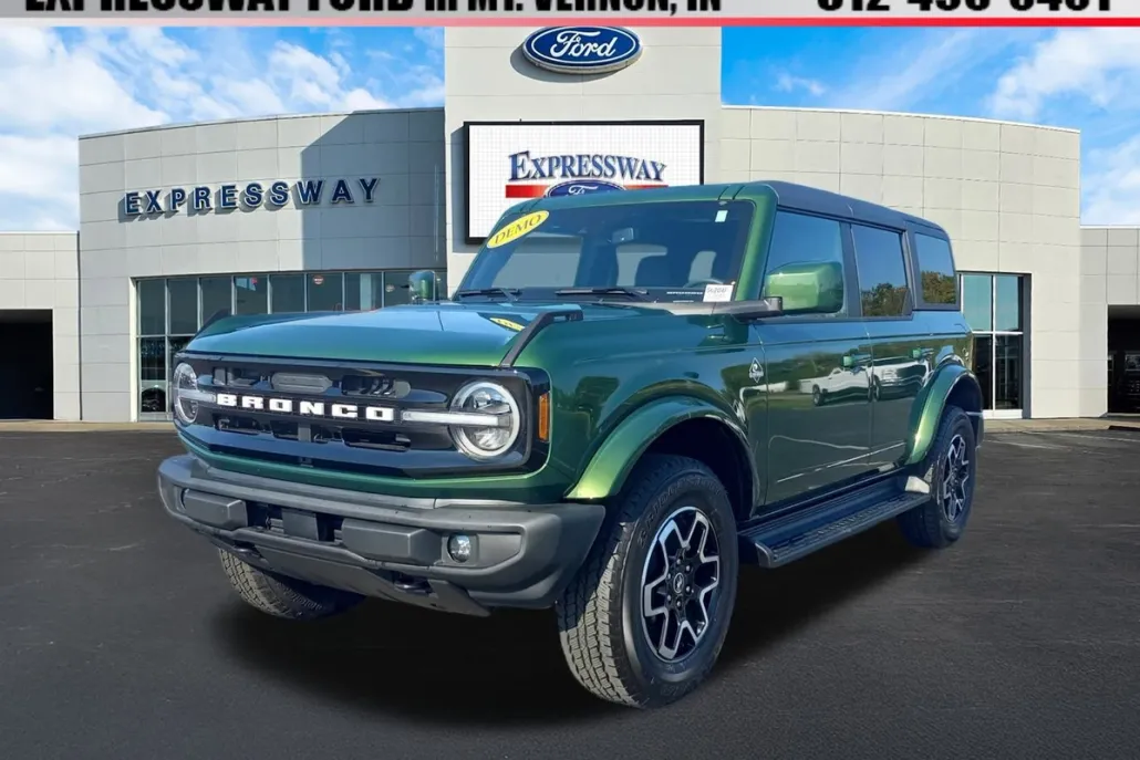 2025 Ford Bronco Outer Banks photo 1