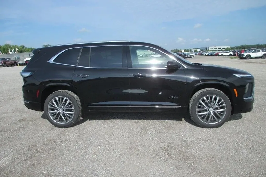 2025 Buick Enclave Avenir photo 1