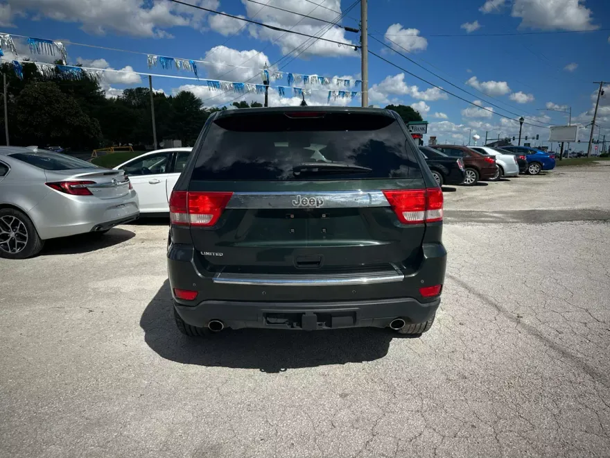 2011 Jeep Grand Cherokee Limited photo 1