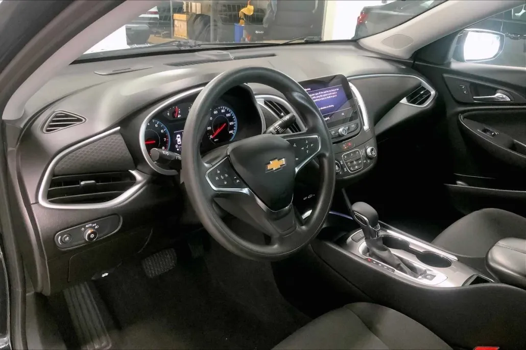 2023 Chevrolet Malibu 1LT photo 1