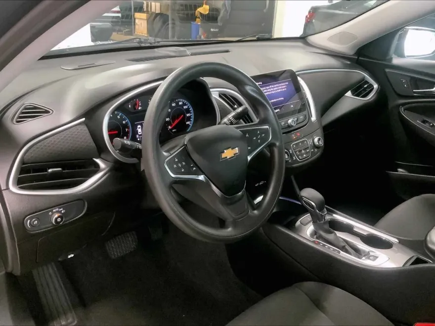 2023 Chevrolet Malibu 1LT photo 1