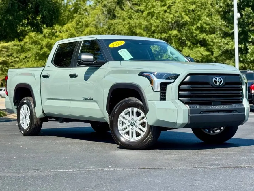 2024 Toyota Tundra SR5 photo 1