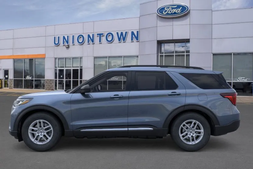 2025 Ford Explorer photo 1