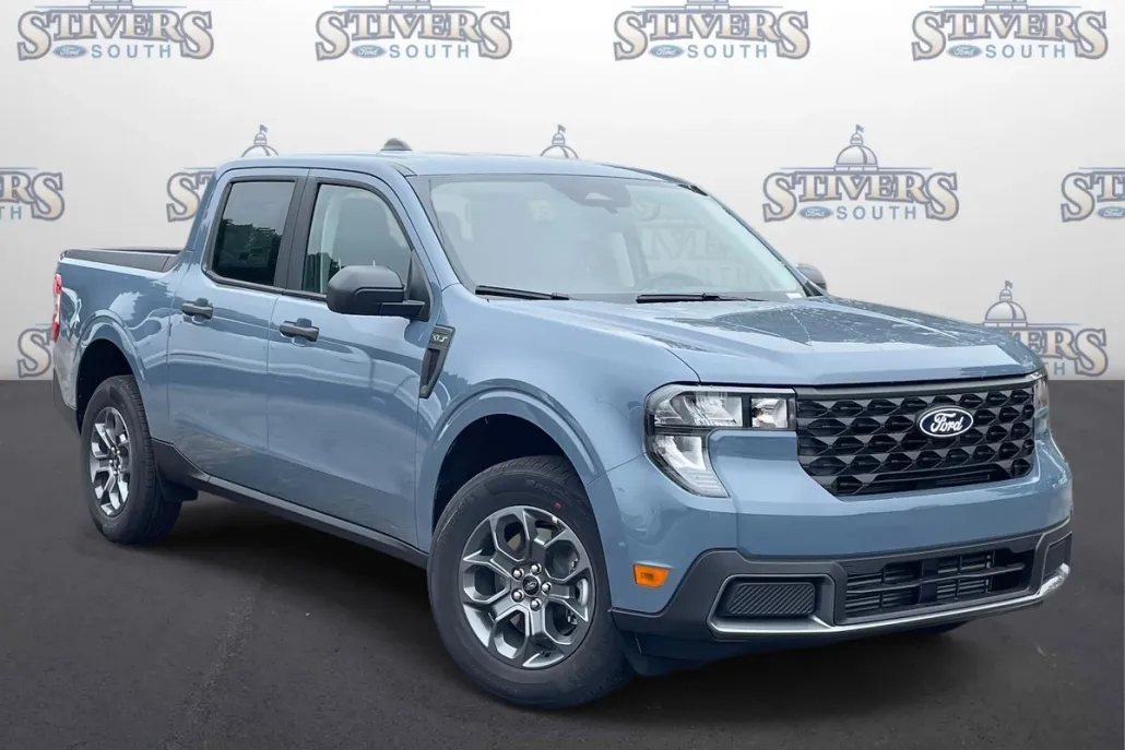 2025 Ford Maverick XLT photo 1