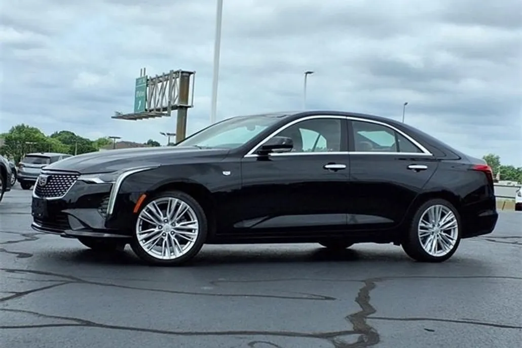 2022 Cadillac CT4 Premium Luxury photo 1