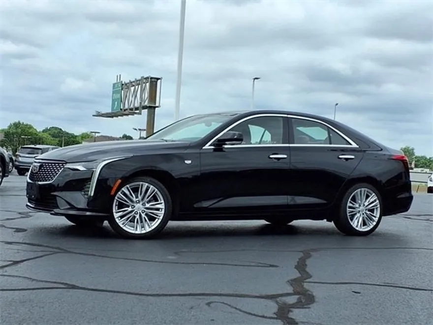 2022 Cadillac CT4 Premium Luxury photo 1