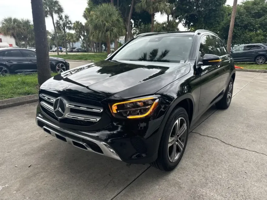 2022 Mercedes Benz GLC 300 photo 1