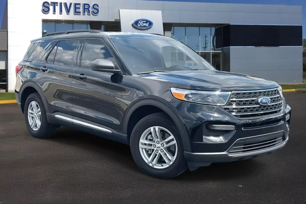 2024 Ford Explorer XLT photo 1