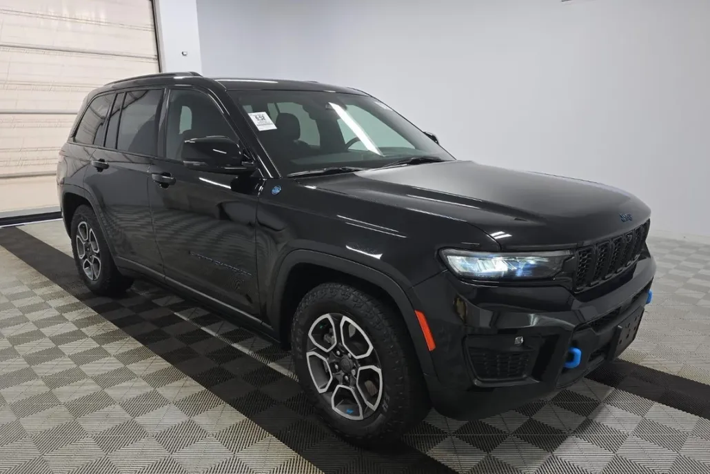 2022 Jeep Cherokee Trailhawk 4xe photo 1