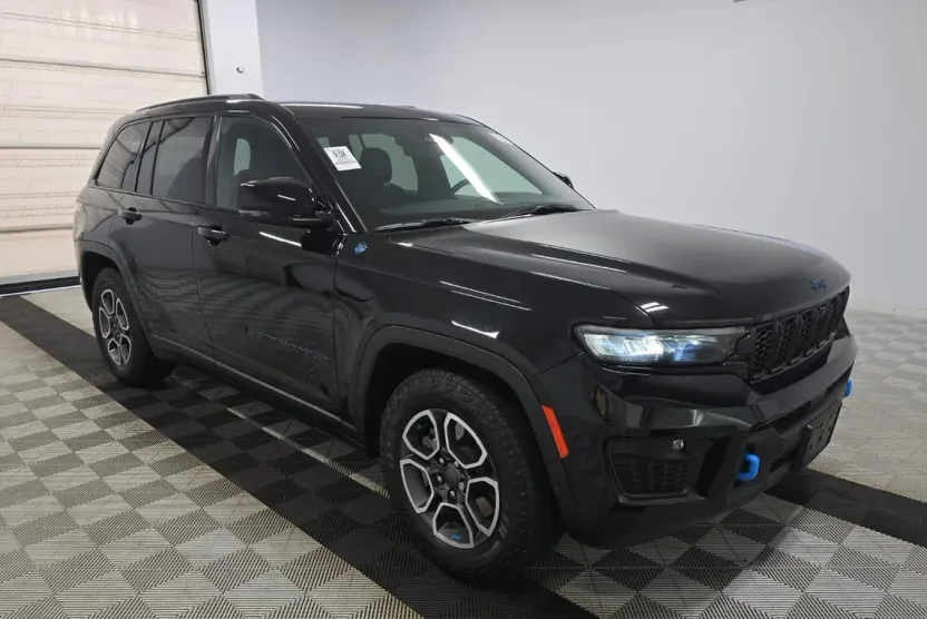 2022 Jeep Cherokee Trailhawk 4xe photo 1