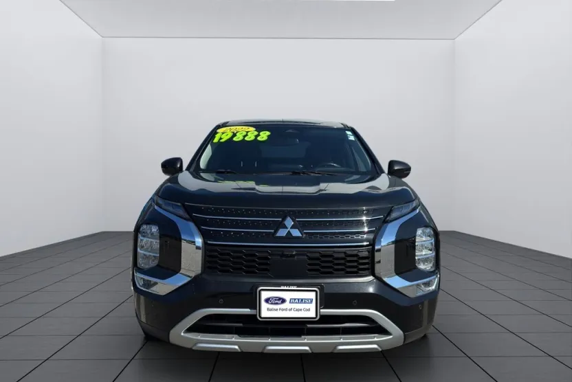 2022 Mitsubishi Outlander SE photo 1