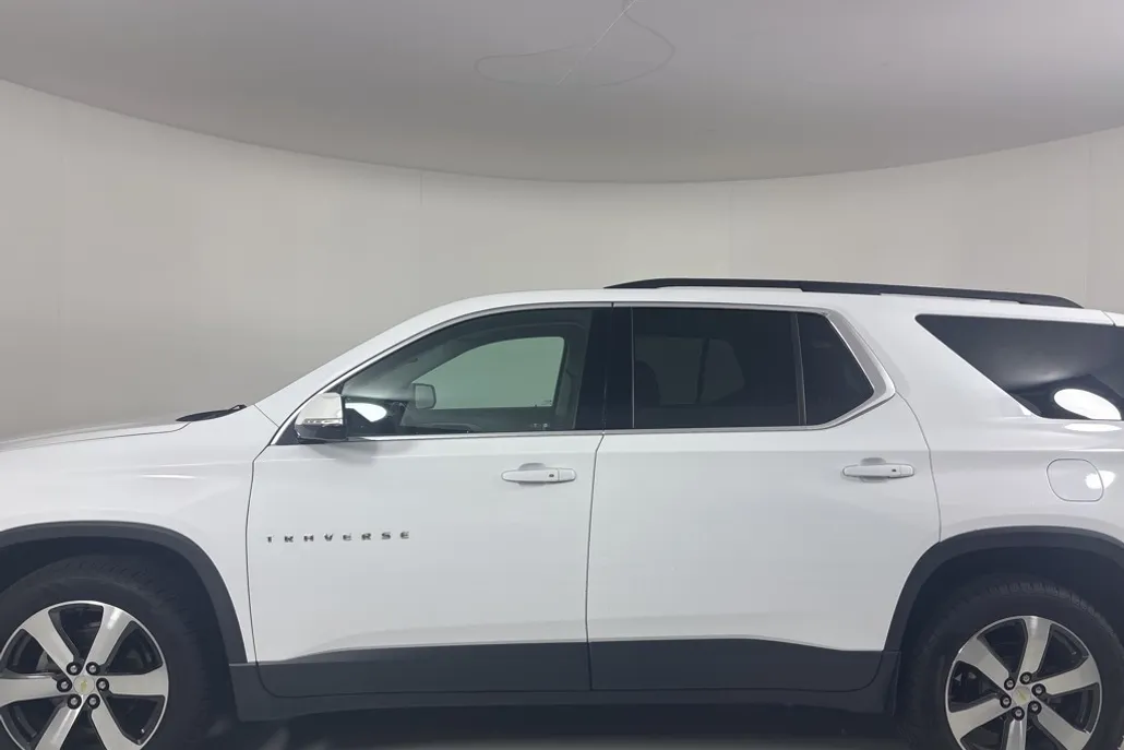 2020 Chevrolet Traverse Leather photo 1