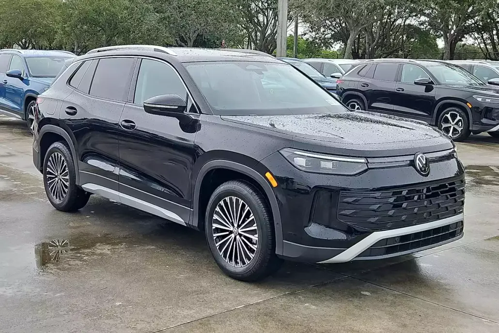 2025 Volkswagen Tiguan S photo 1