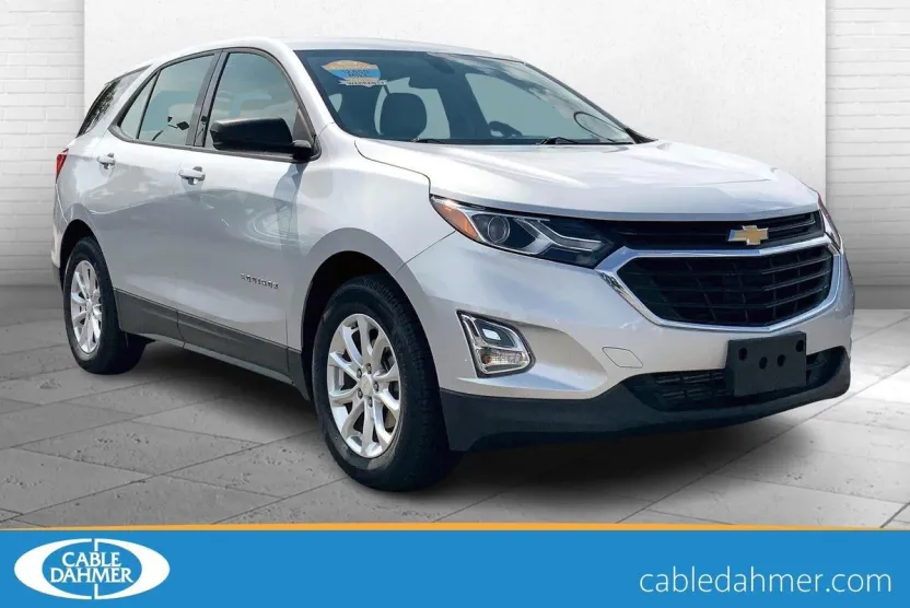2018 Chevrolet Equinox LS photo 1