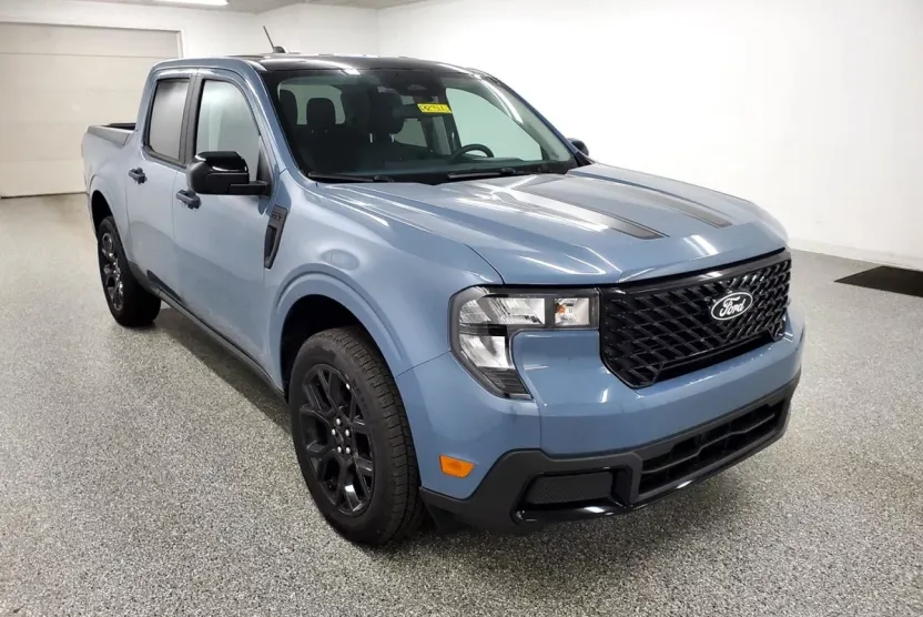 2025 Ford Maverick XLT photo 1